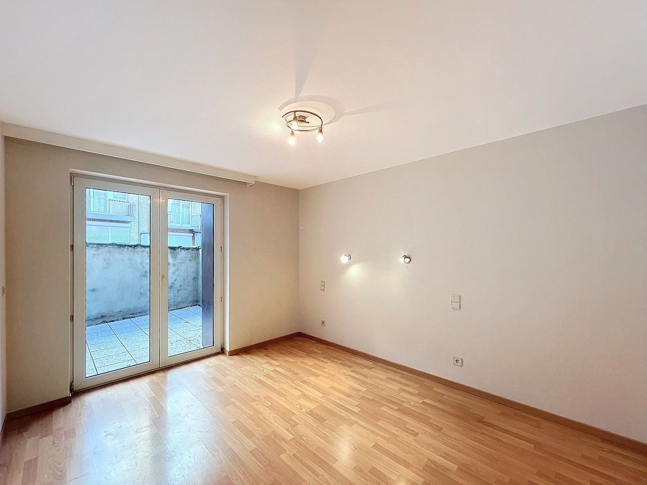 Ruim tweeslaapkamerappartement gelegen aan de Elizabetlaan, zuidgericht. foto 17