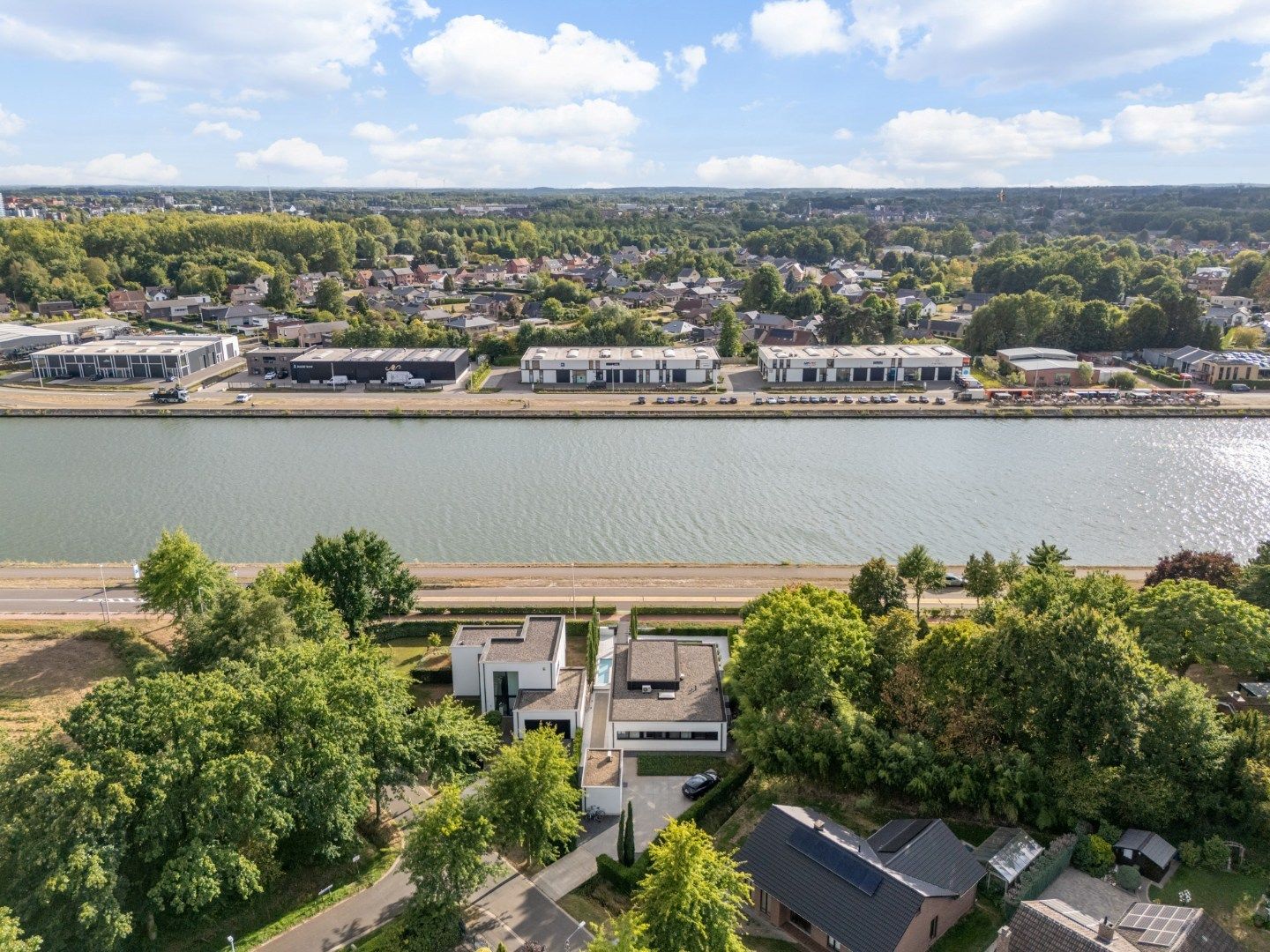 Unieke designvilla met zwembad en panoramisch uitzicht op het Albertkanaal foto 5