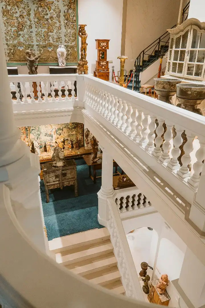 IMPOSANT KARAKTERVOL NEOCLASSICISTISCH HERENHUIS foto 13