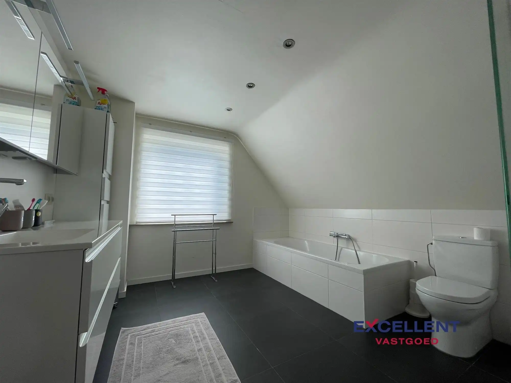 Rustige gelegen vrijstaande woning met zwembad te huur in Deinze (Astene)! foto 9