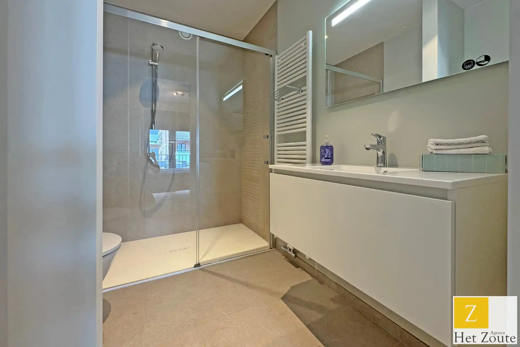 Appartement op toplocatie met aangenaam terras foto 11