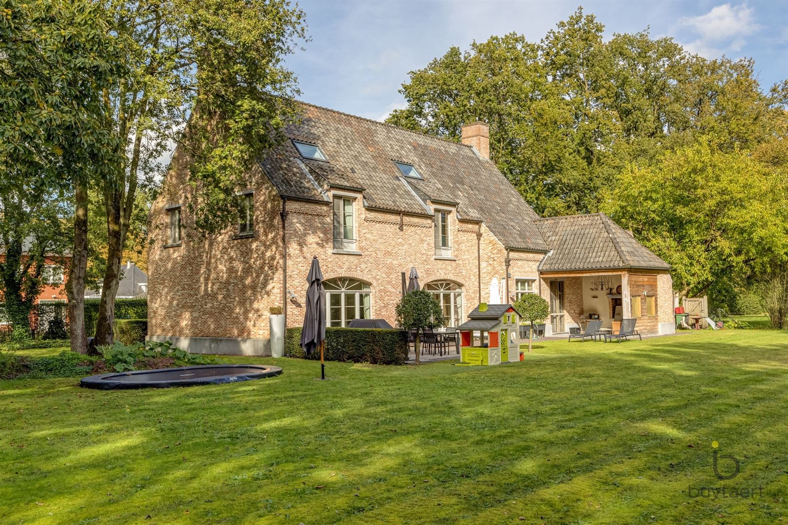 Gezellige MANOIRE villa in een aangename omgeving te Halle / Zoersel! foto {{pictureIndex}}