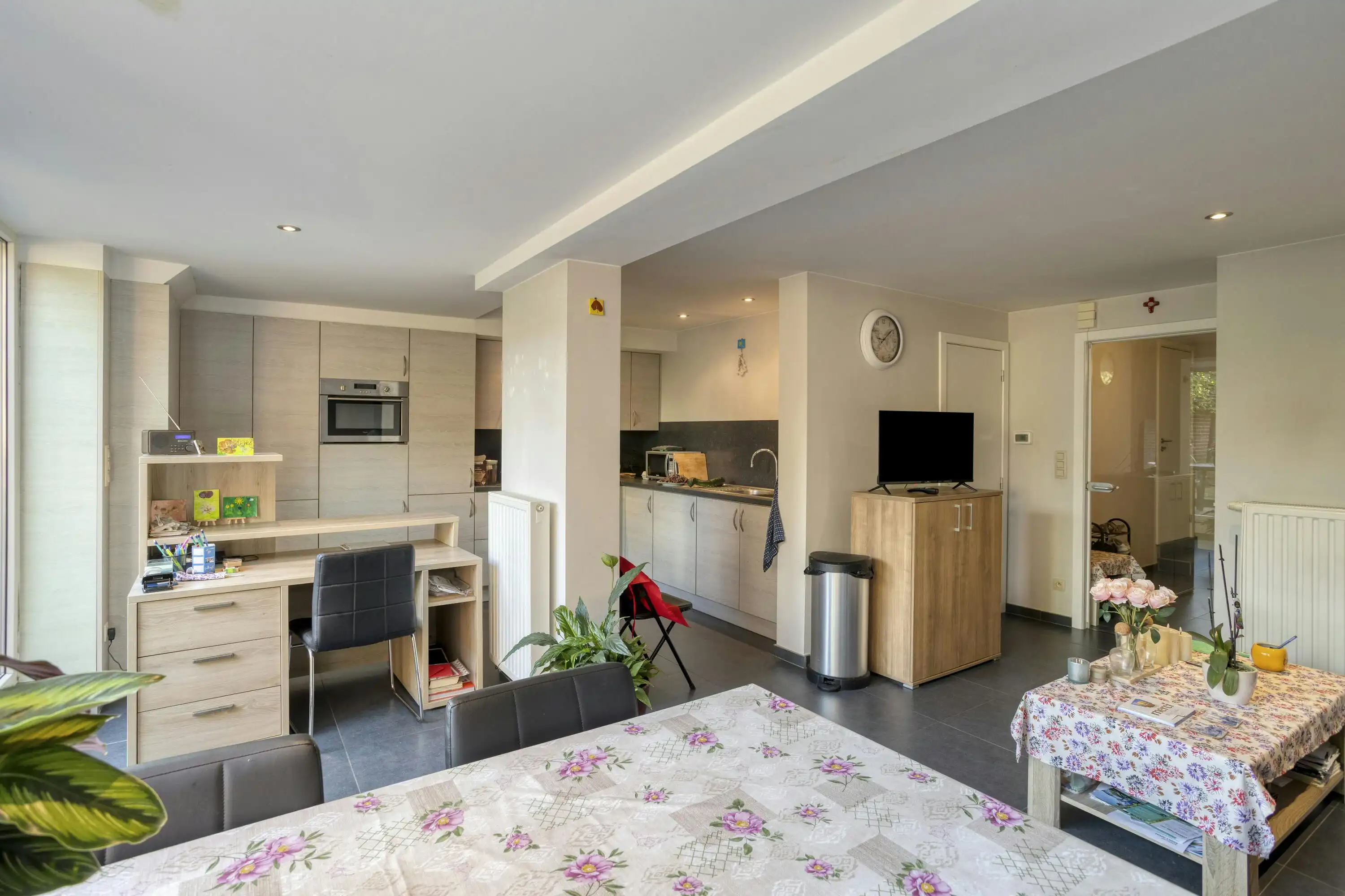 Opbrengsteigendom met 2 appartementen in centrum Oostkamp foto 5