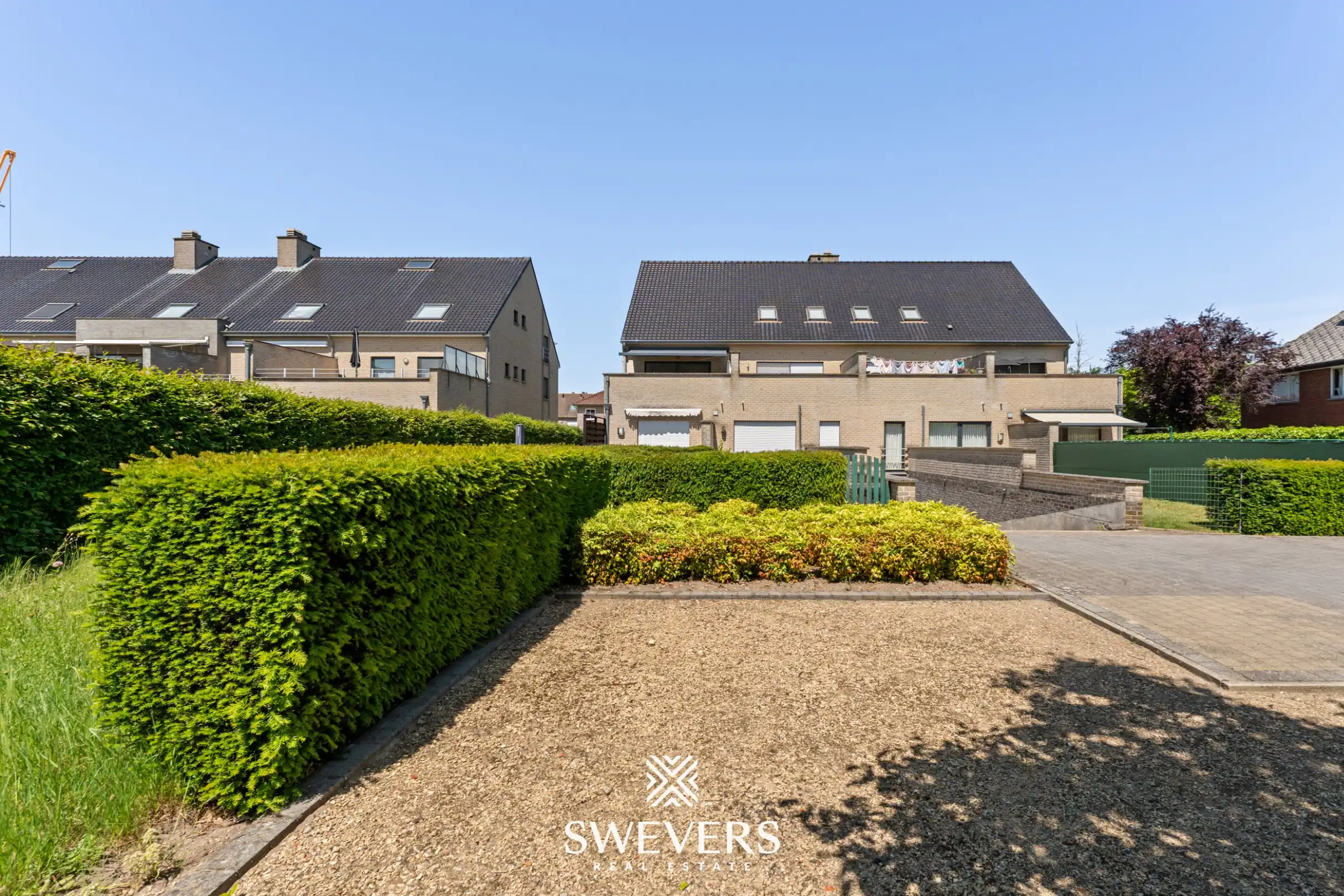 Instapklaar, lichtrijk duplex-appartement met ruim terras in hartje Helchteren foto 24
