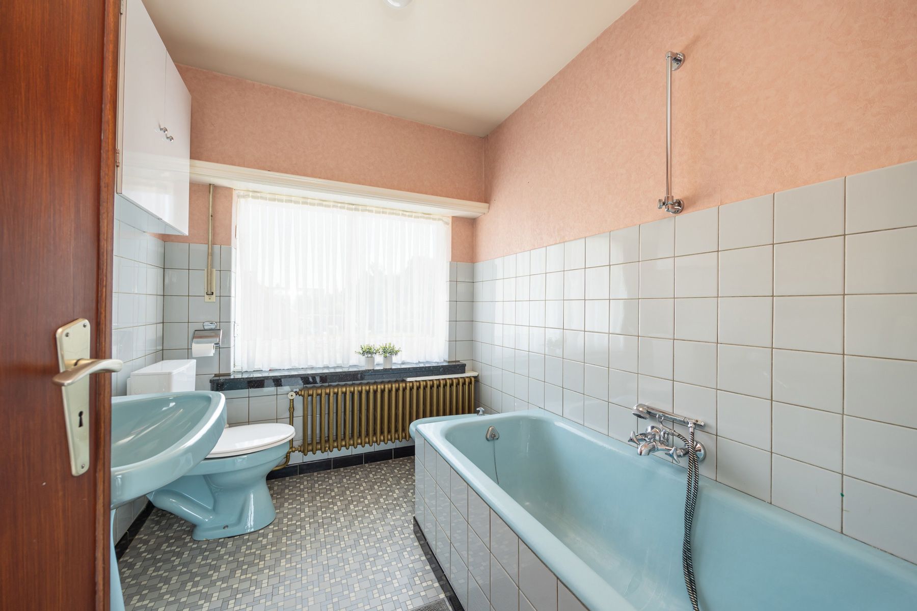 Retro woning met uitzicht op het groen. foto 18