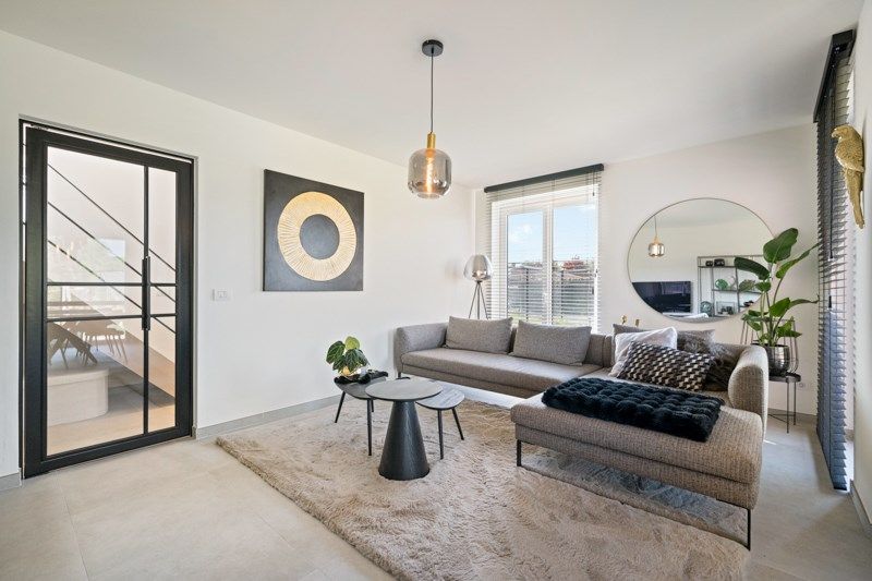 Half-open instapklare woning met 3 slaapkamers foto 3