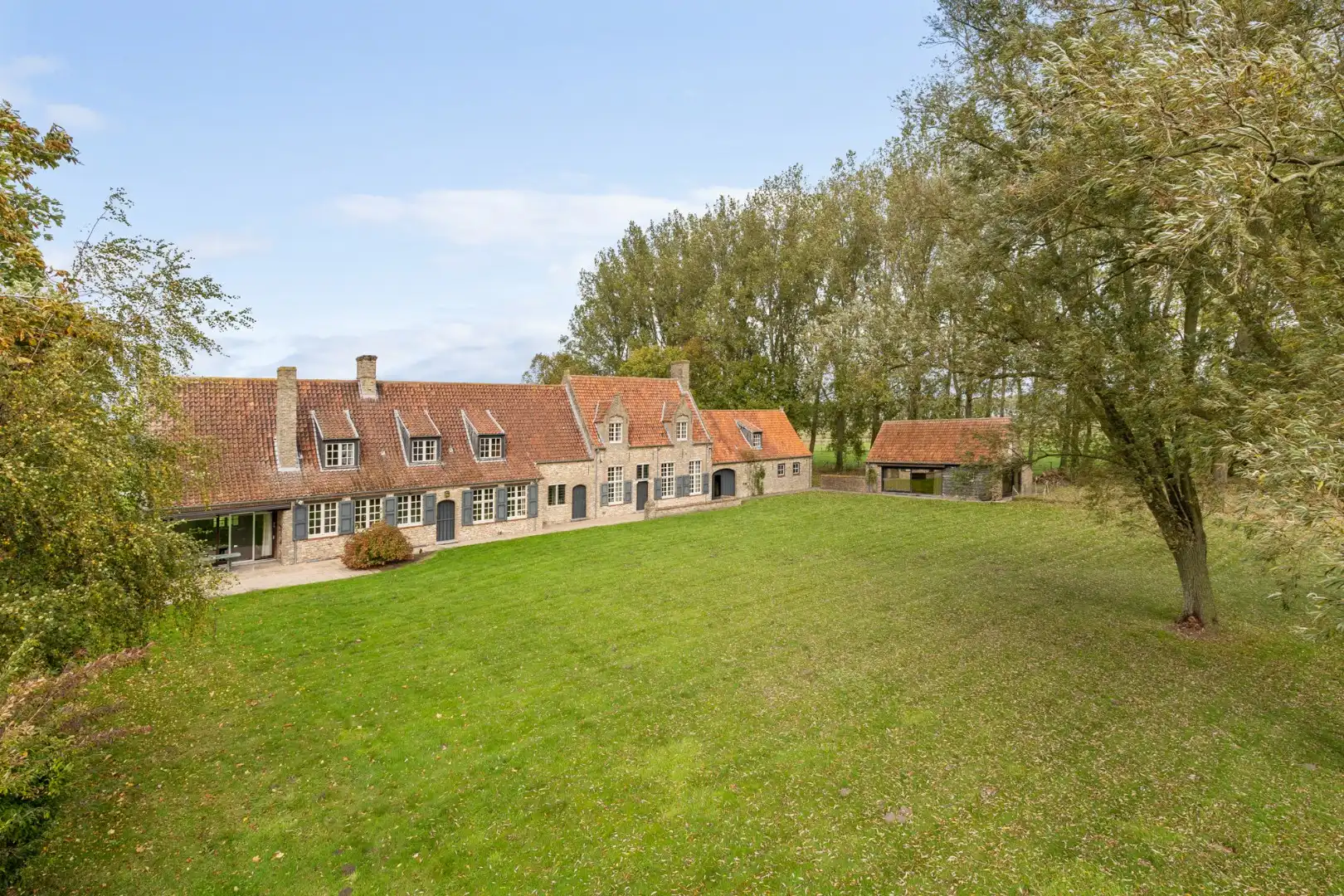 Exclusief landhuis “Reigershof” met bijgebouw en uniek domein te Damme foto 21