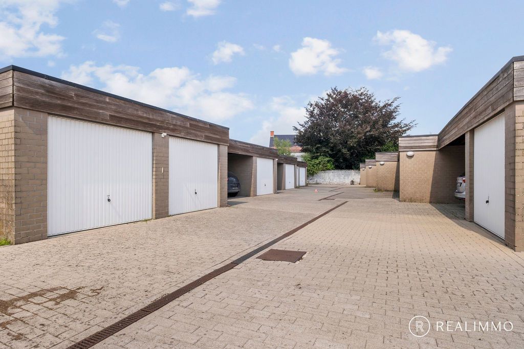 Ruim appartement met garage! foto 15