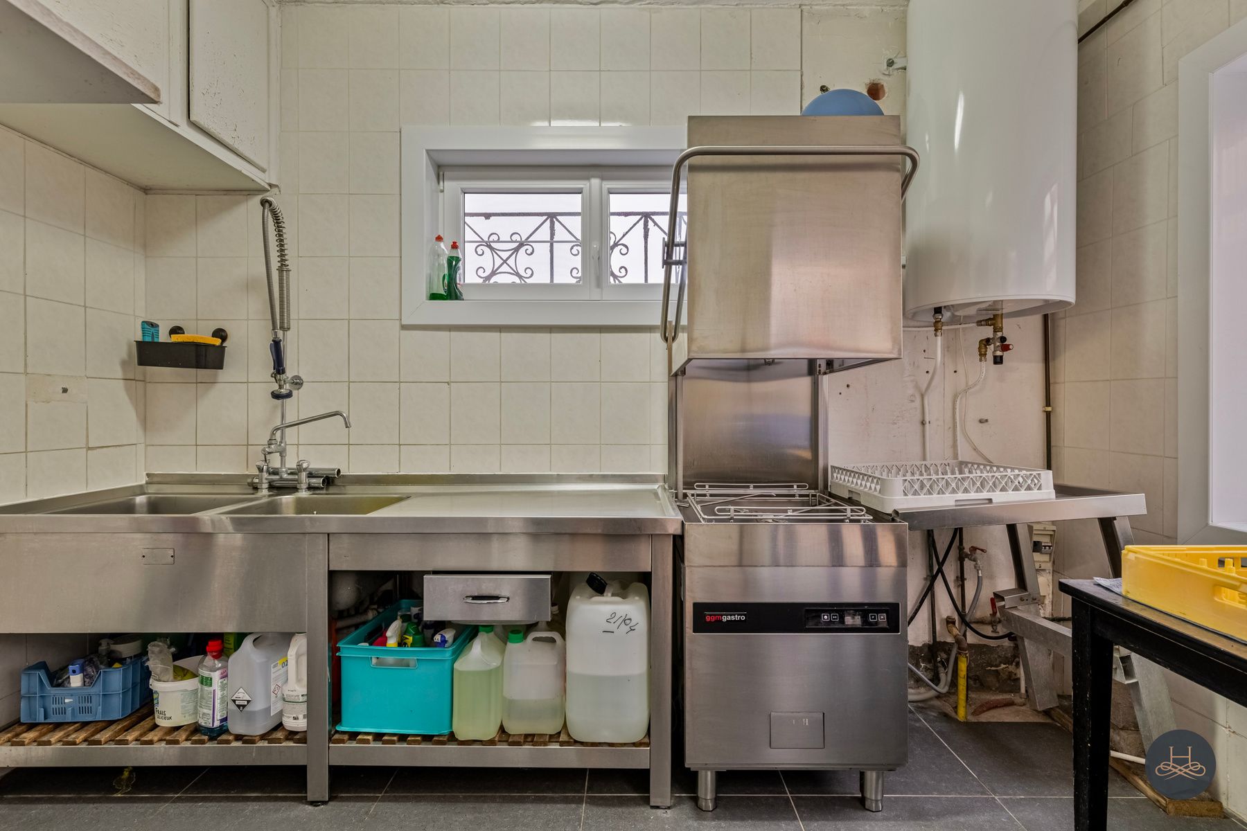 Strategisch gelegen handelspand met woonst foto 19