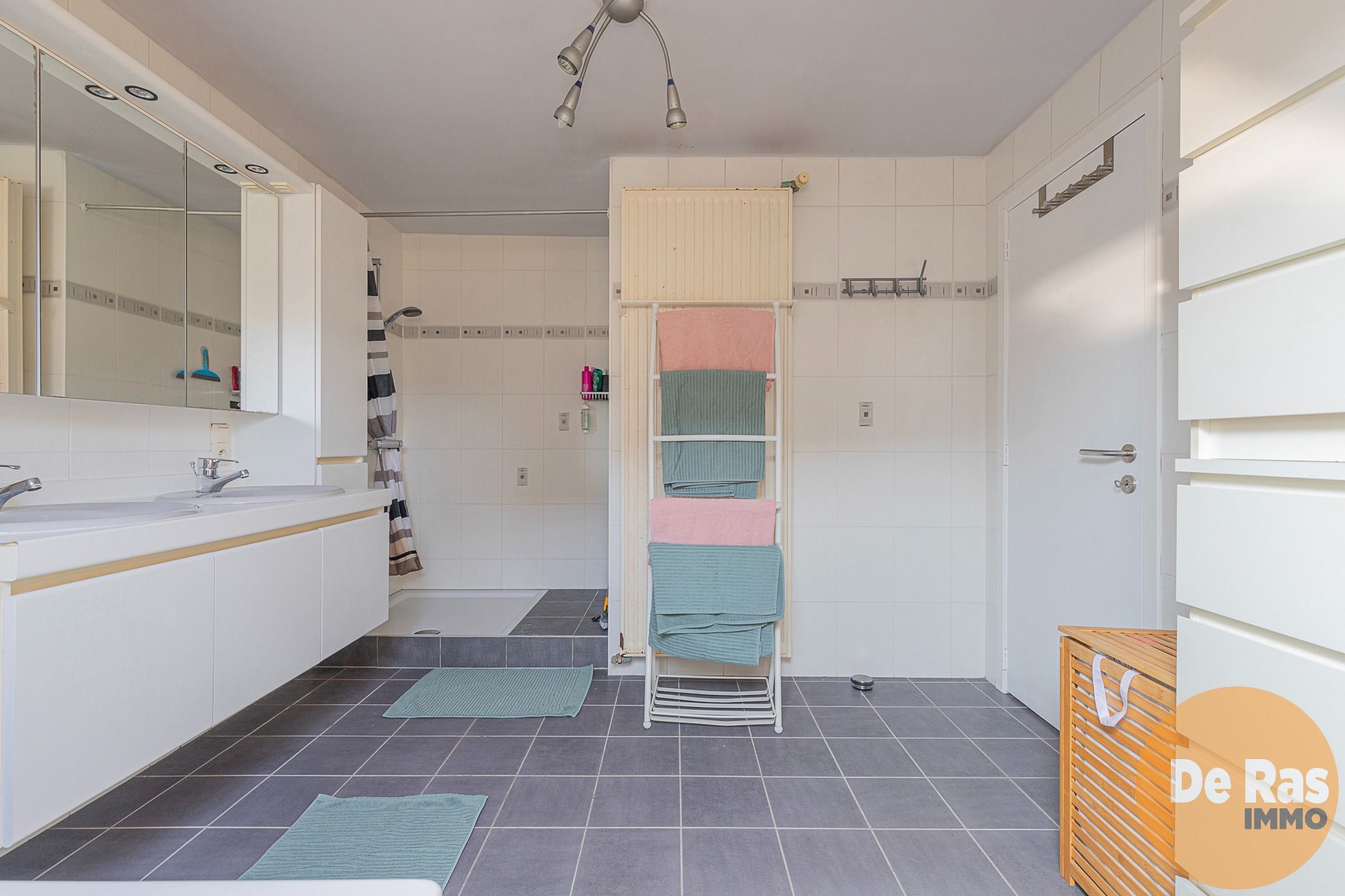 ZELE -Instapklare woning met 3 kamers op uitstekende locatie foto 18