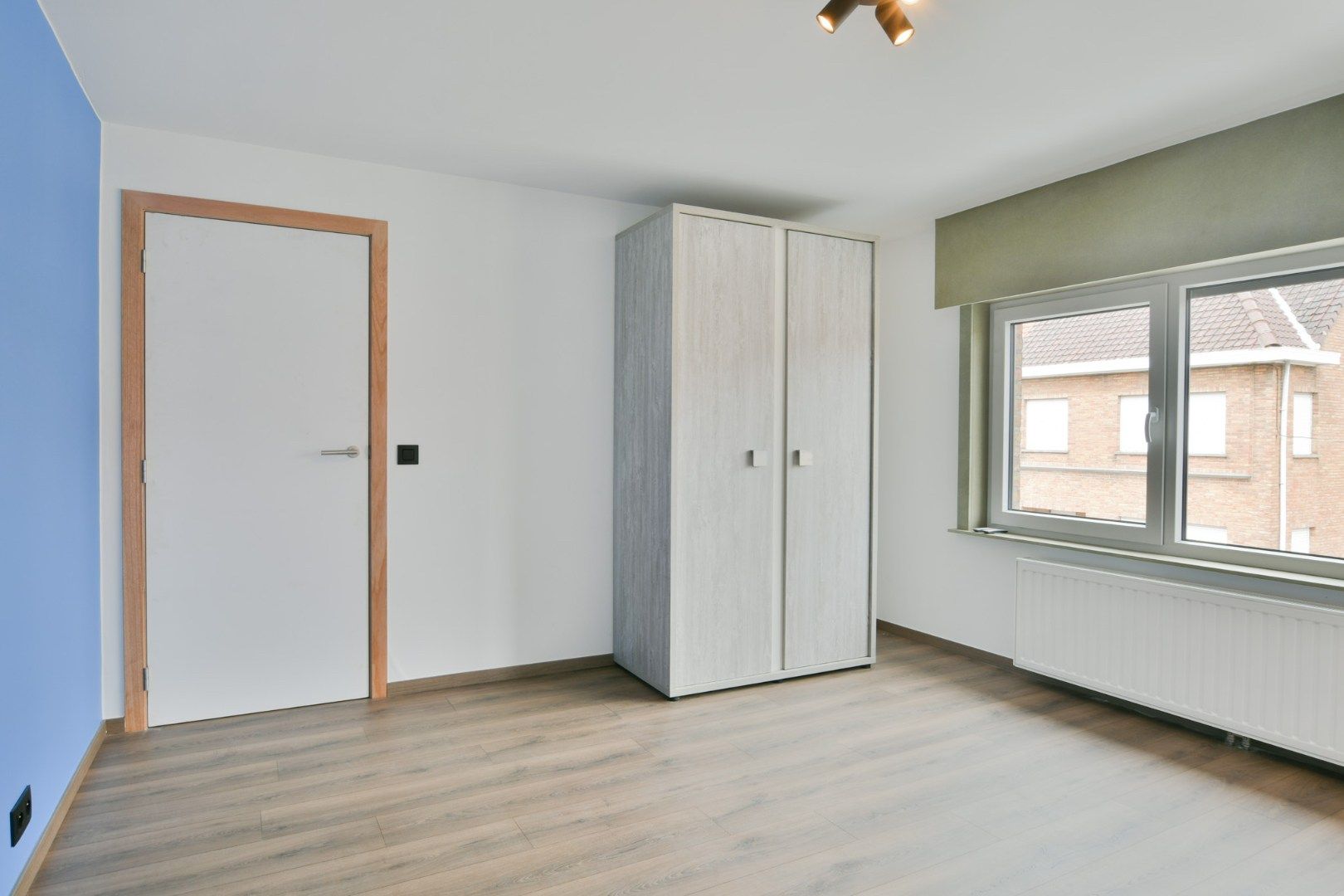 Gerenoveerde woning met 4 slaapkamers in het centrum van Eernegem foto 11