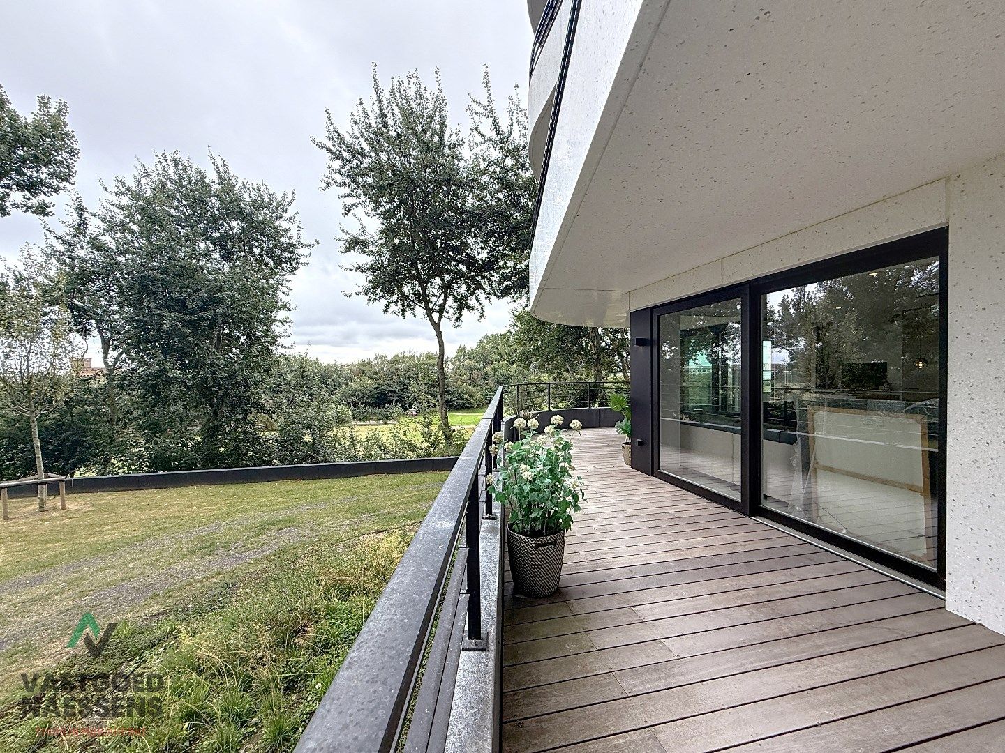 SCHITTEREND 2 SLPK AP - RIANT TERRAS - ZICHT OP GOLF  foto 12