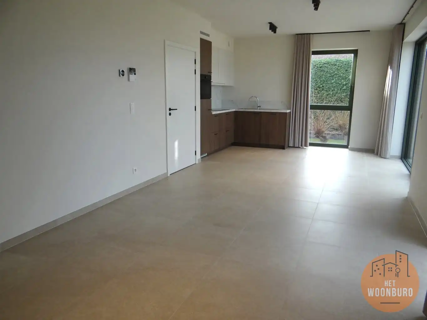 Nieuwbouw appartement 2 slpks, terras en autostaanplaats foto 4