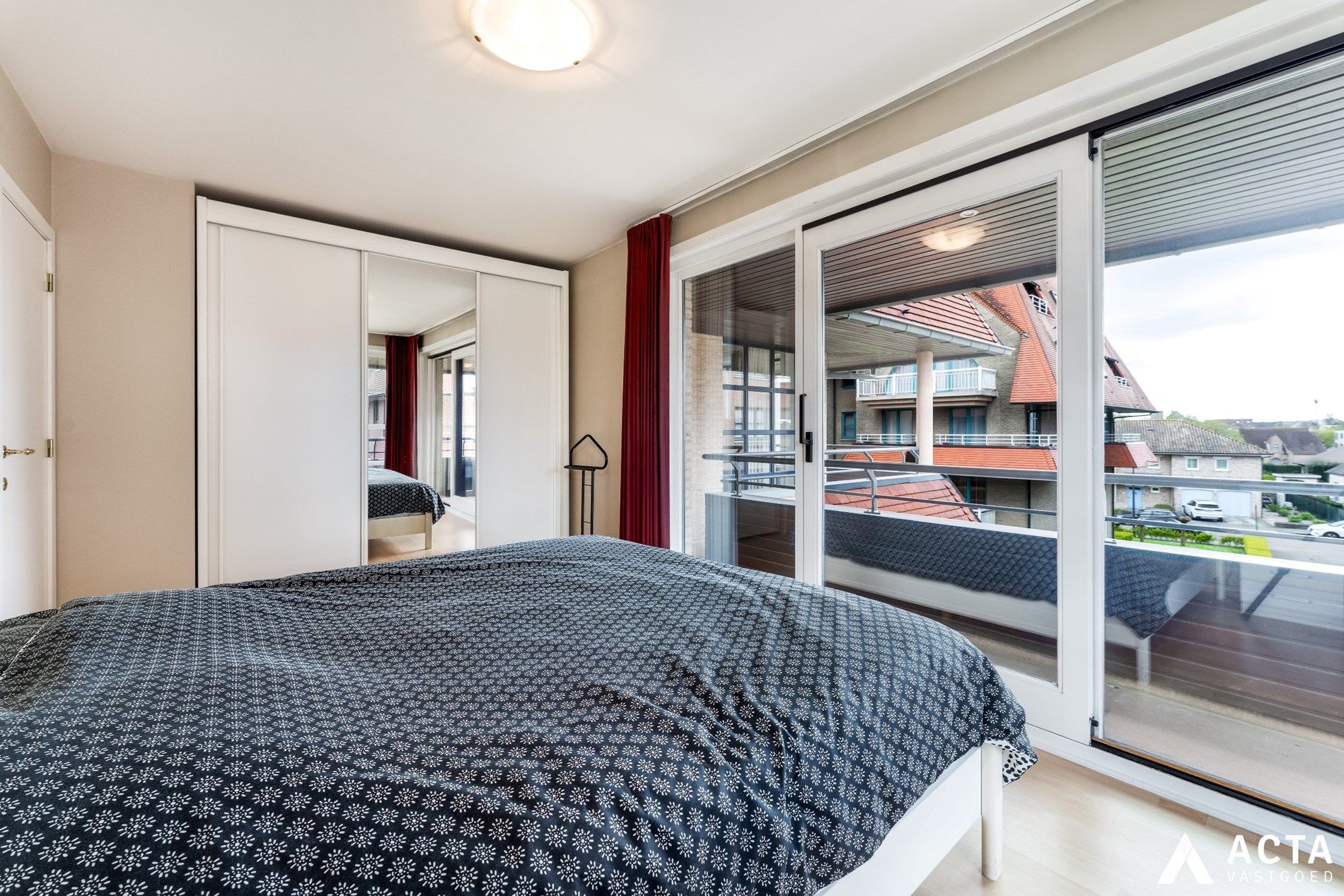 Instapklaar hoek-appartement met twee slaapkamers in Mariakerke foto 15