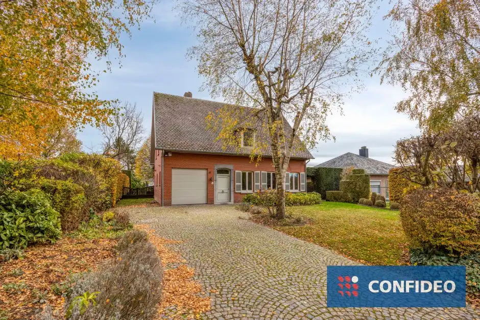 Hoofdfoto van de publicatie: Gezinswoning met 6 slaapkamers op een perceel van 12a