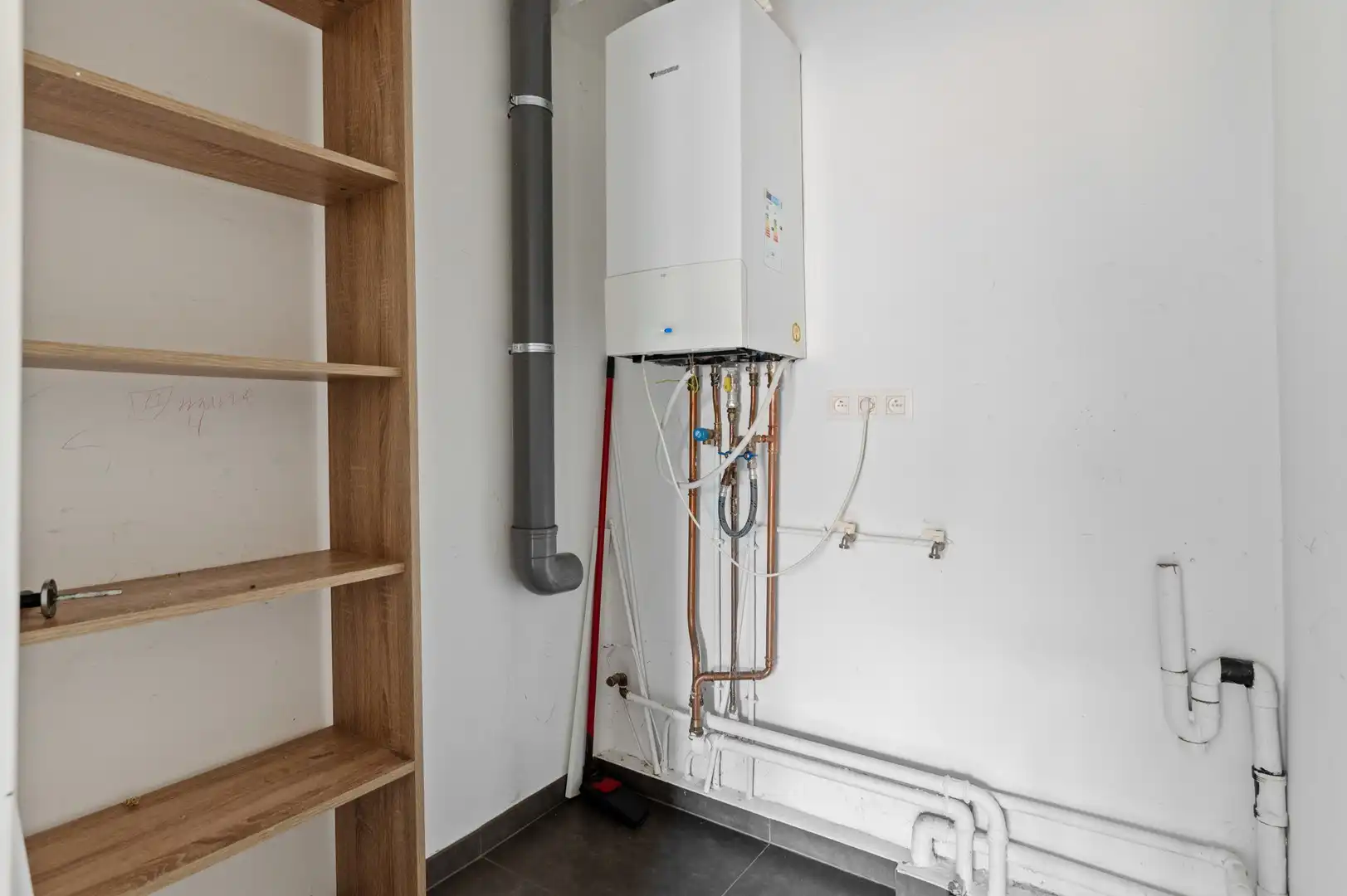 Energiezuinig 2 slaapkamer appartement met terras en garage foto 11