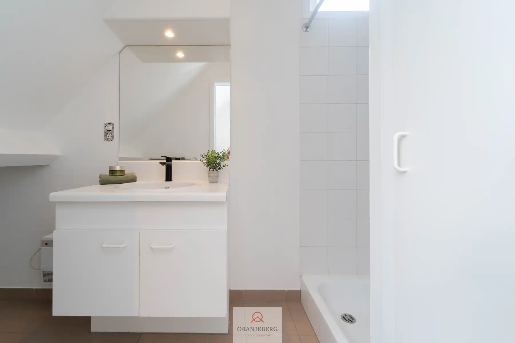 Instapklaar duplex-appartement Wondelgem! foto 17