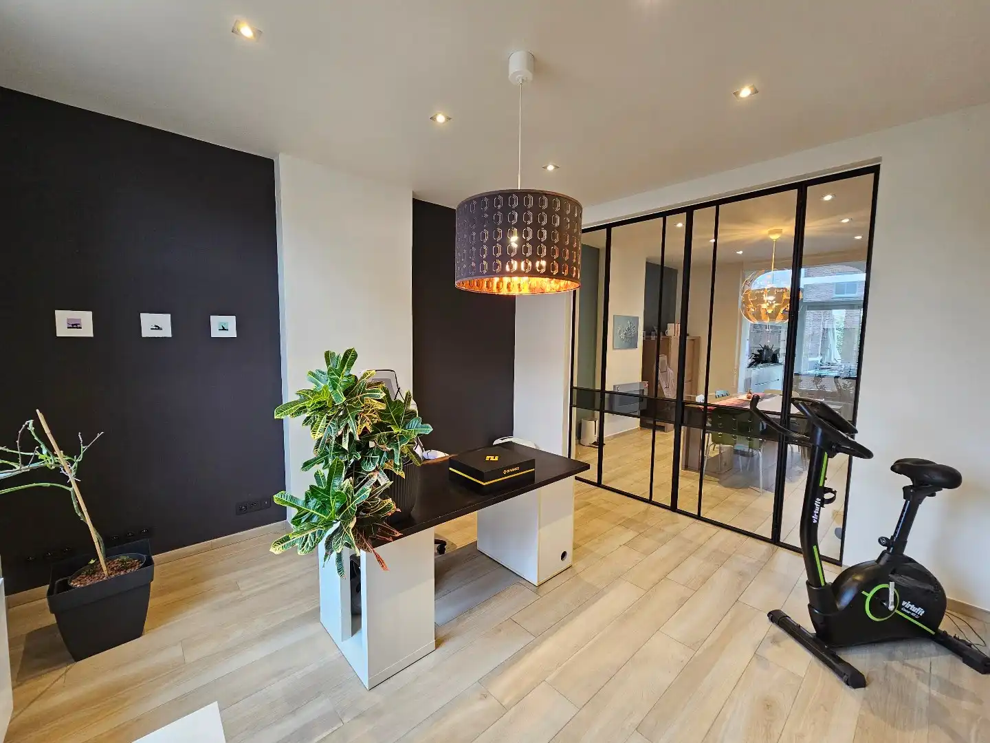 Prachtige, instapklare woning met 6 slaapkamers en ruime tuin. foto 5