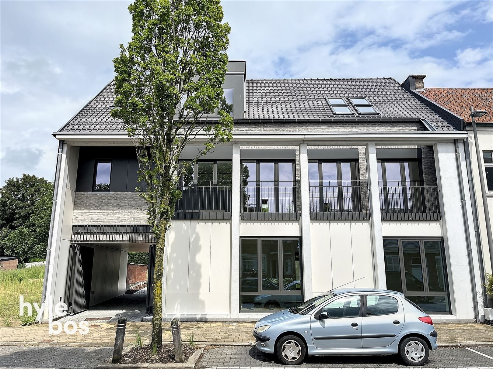 Luxueus nieuwbouwappartement foto {{pictureIndex}}