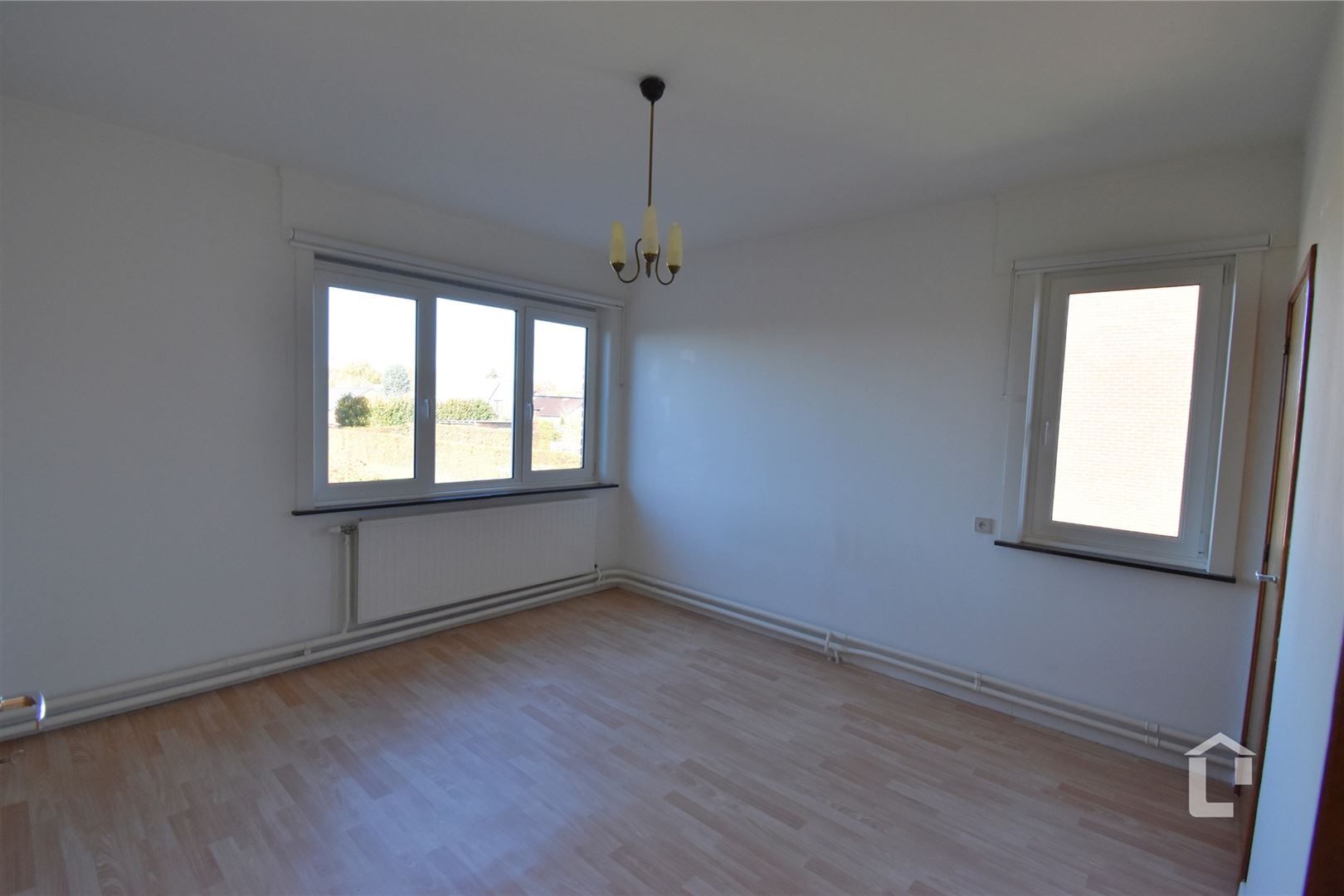 Instapklare halfopen woning foto 9