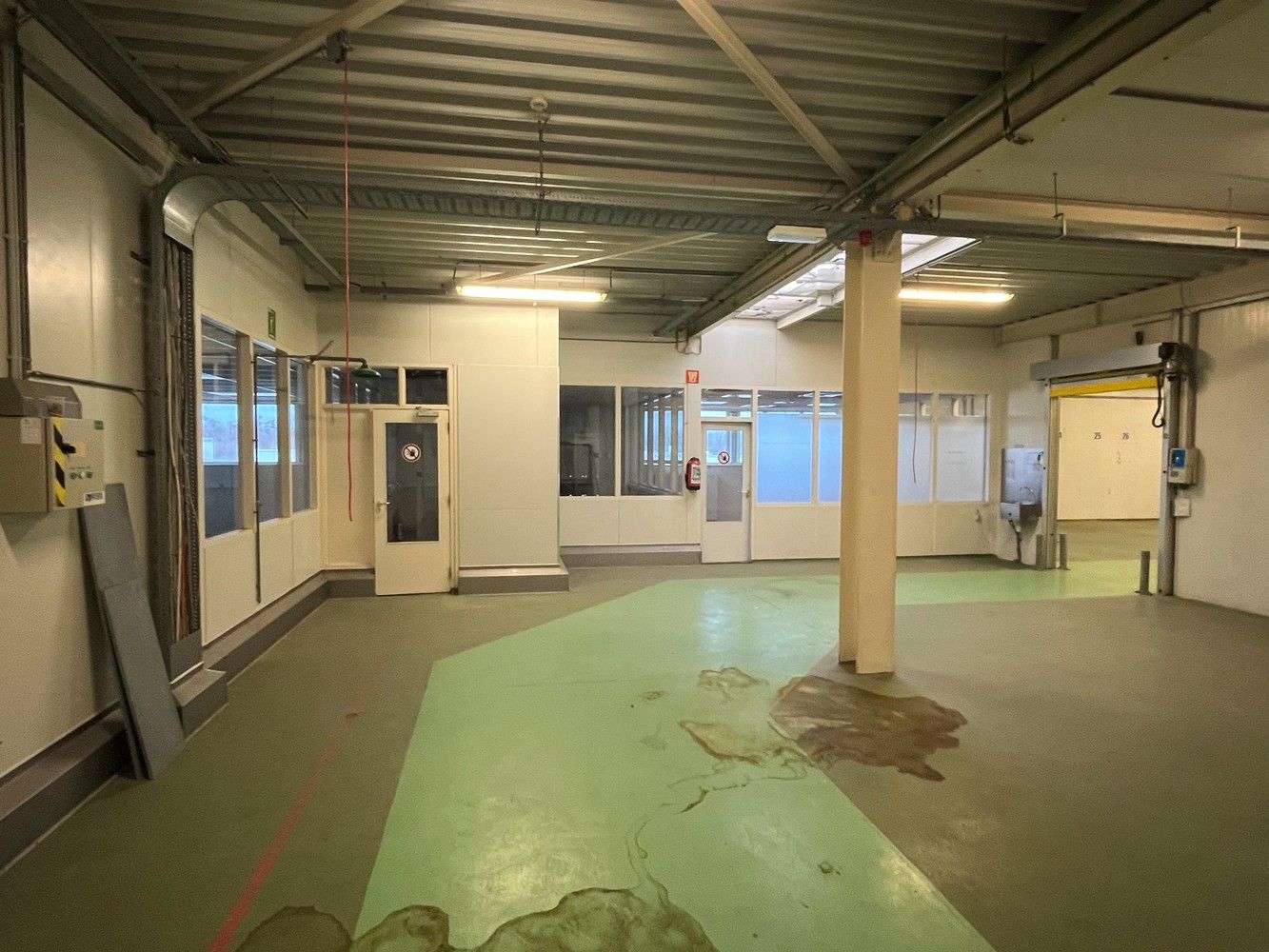 +/- 1790m² bedrijfsgebouw foto 15