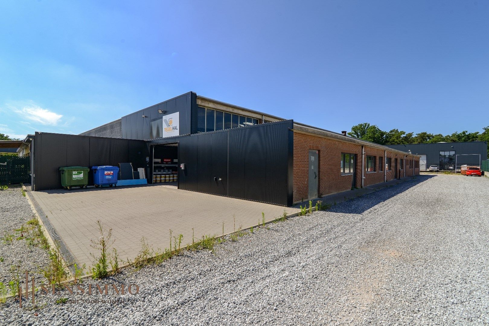 Ruime loods, geschikt voor vrachtwagengarage, op industriezone in Houthalen-Helchteren foto 3