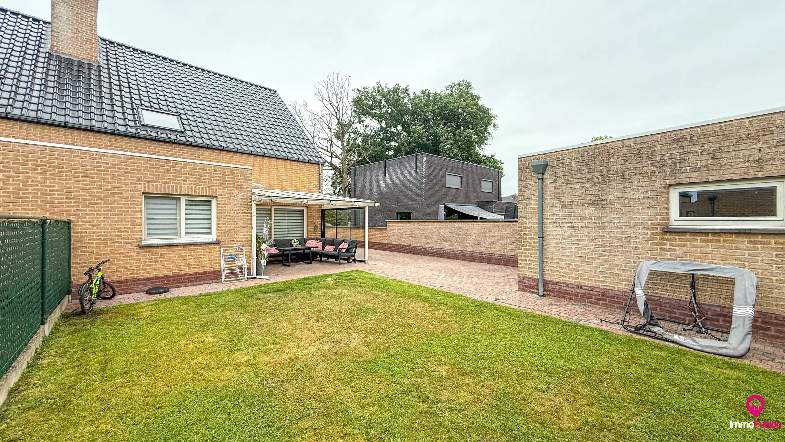 Instapklare woning met 3 slpks, tuin en garage in Lillo! foto 35