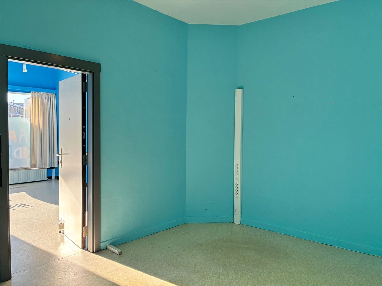 Handelspand centrum Lennik TE HUUR foto 7