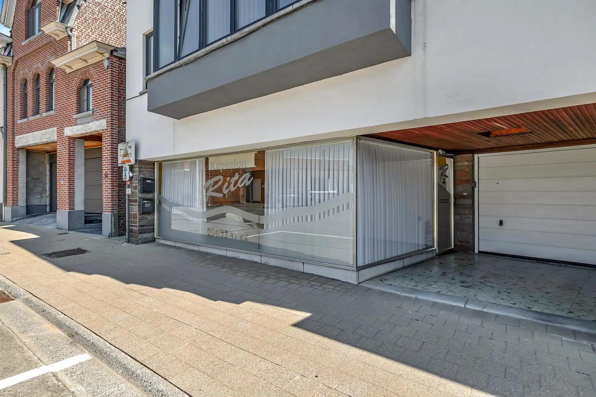 Commerciële ruimte nabij centrum Denderhoutem foto 3