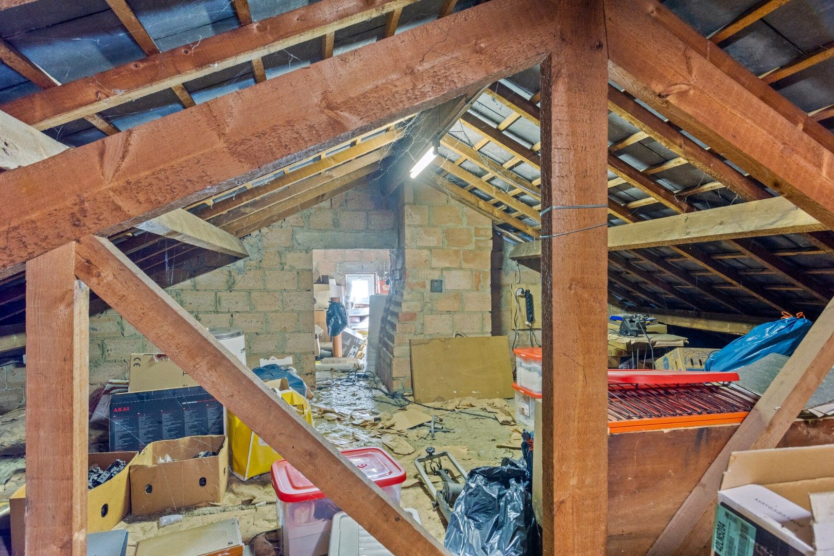 Verzorgde gezinswoning met garage en tuin, vlakbij centrum Tongeren foto 16