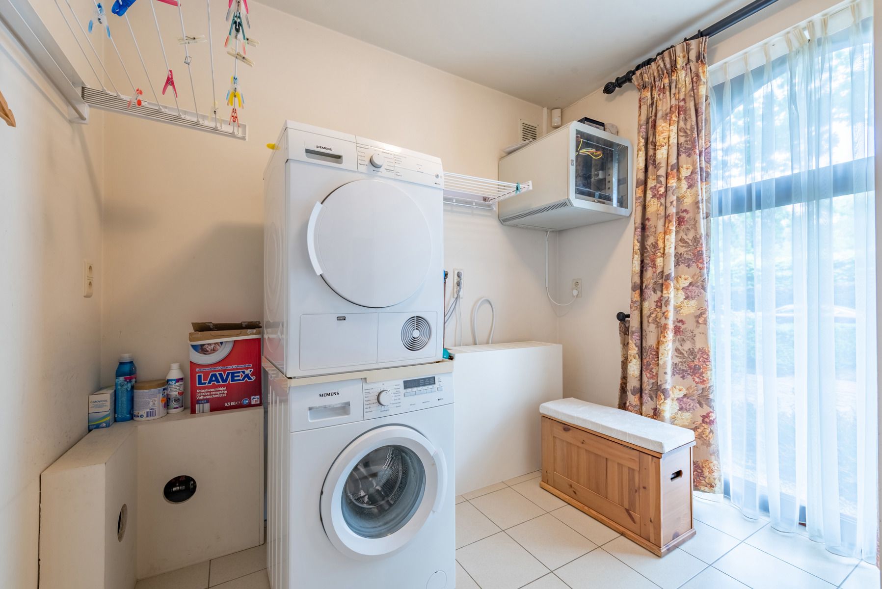 Riante villa met 5 slaapkamers, 4 badkamers en binnenzwembad foto 9