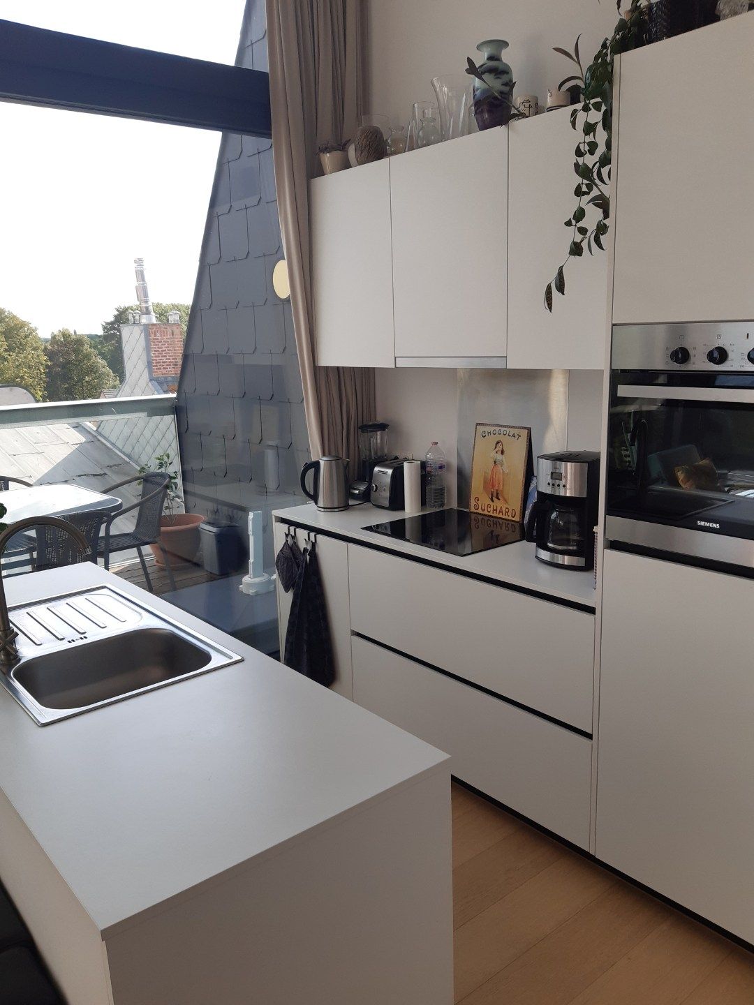 Praktisch 2 slpk-appartement met terras. foto 4