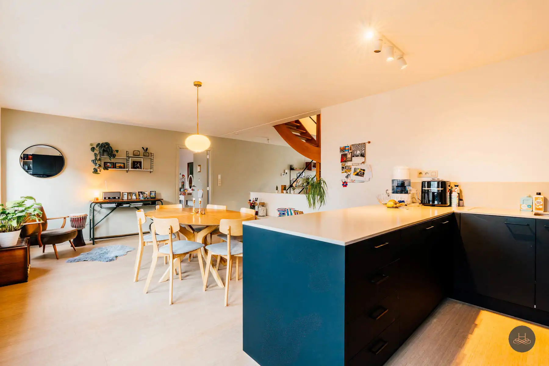 Uniek, instapklaar appartement met grote tuin op toplocatie foto 7