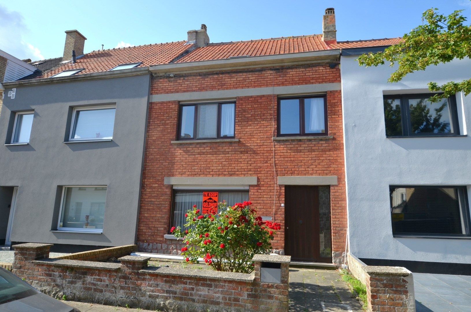 Mooi gelegen te renoveren woonhuis foto {{pictureIndex}}
