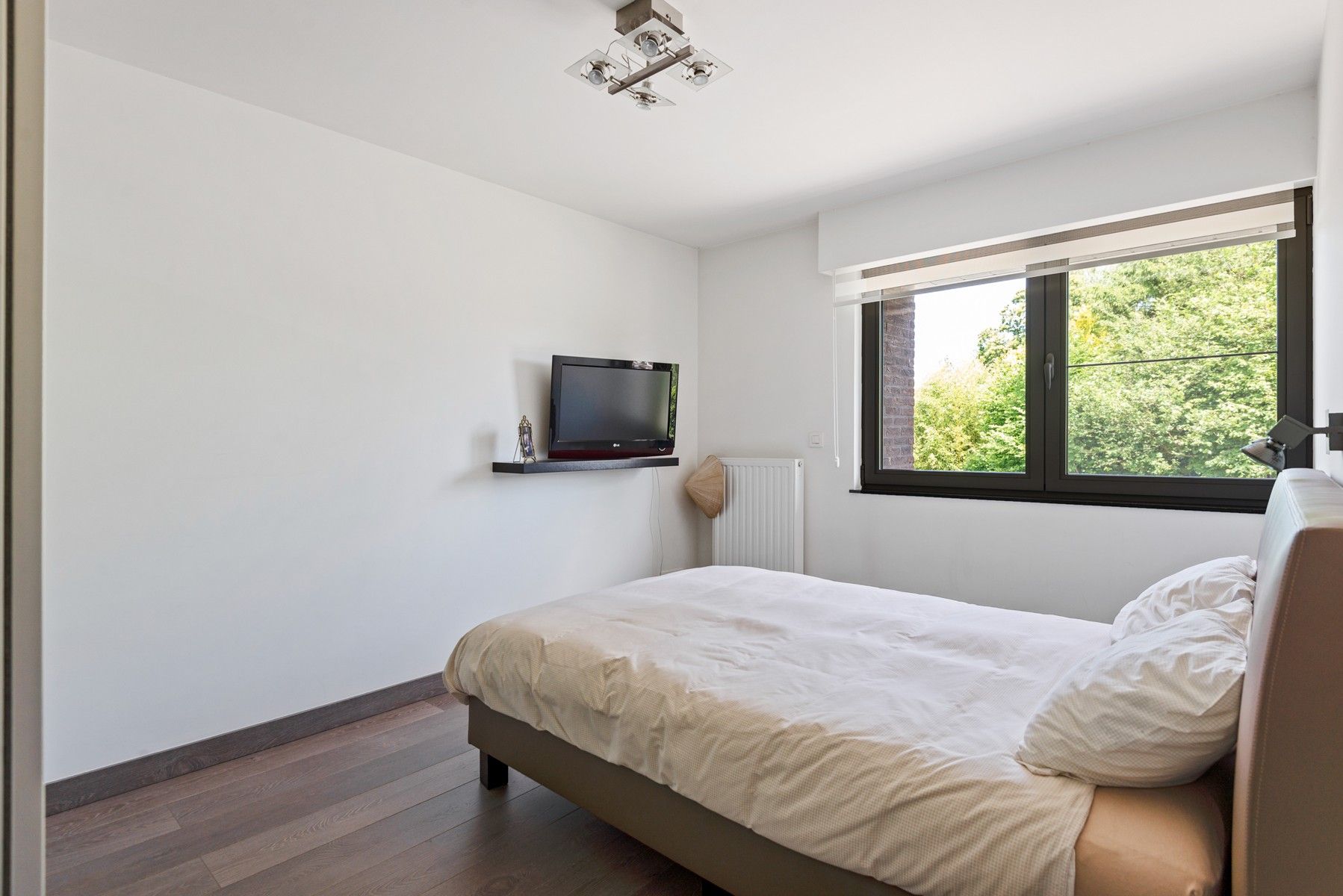 Prachtige woning op uitstekende ligging met garage foto 13