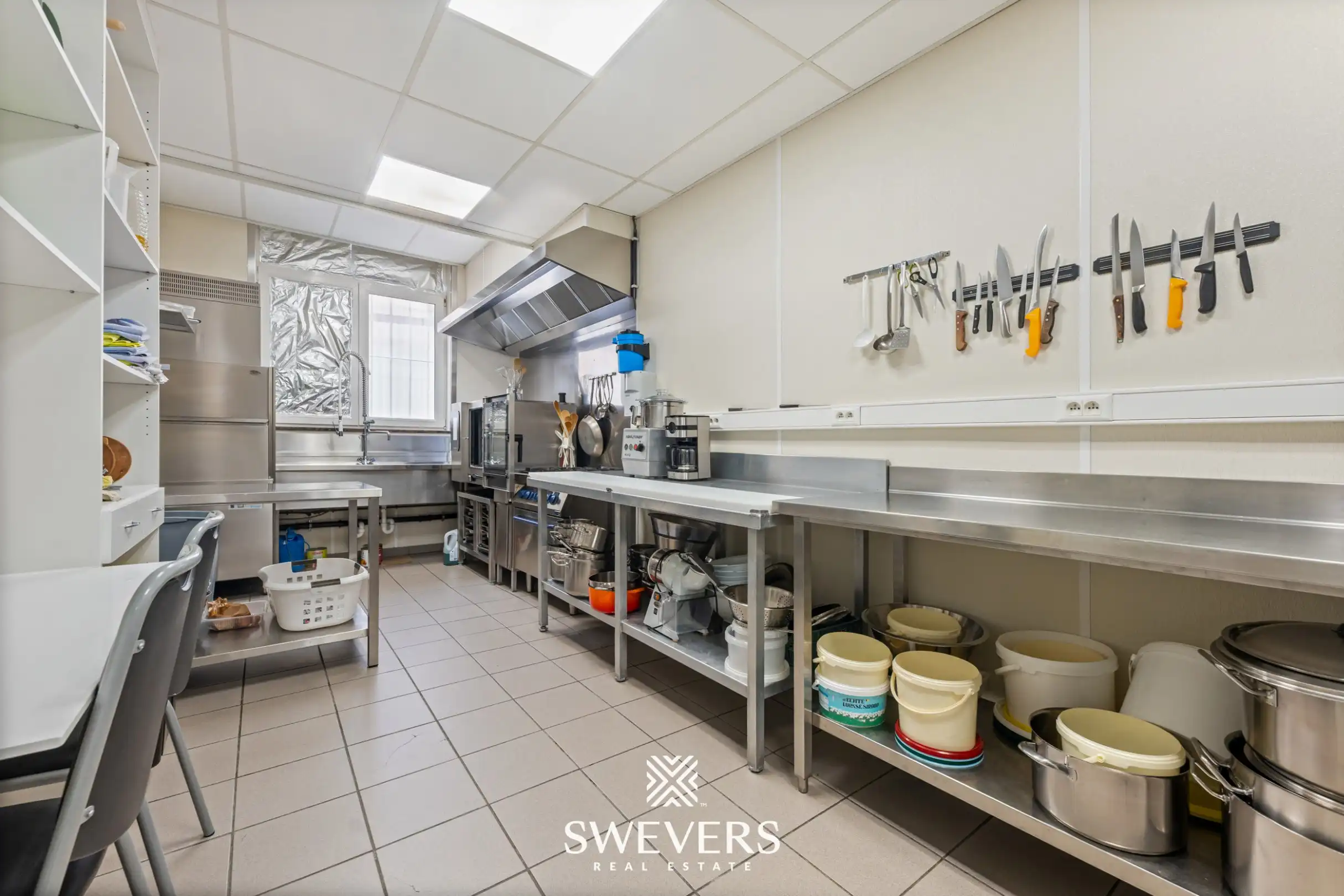 Instapklaar handelshuis op toplocatie met een oppervlakte van 272m2 foto 22
