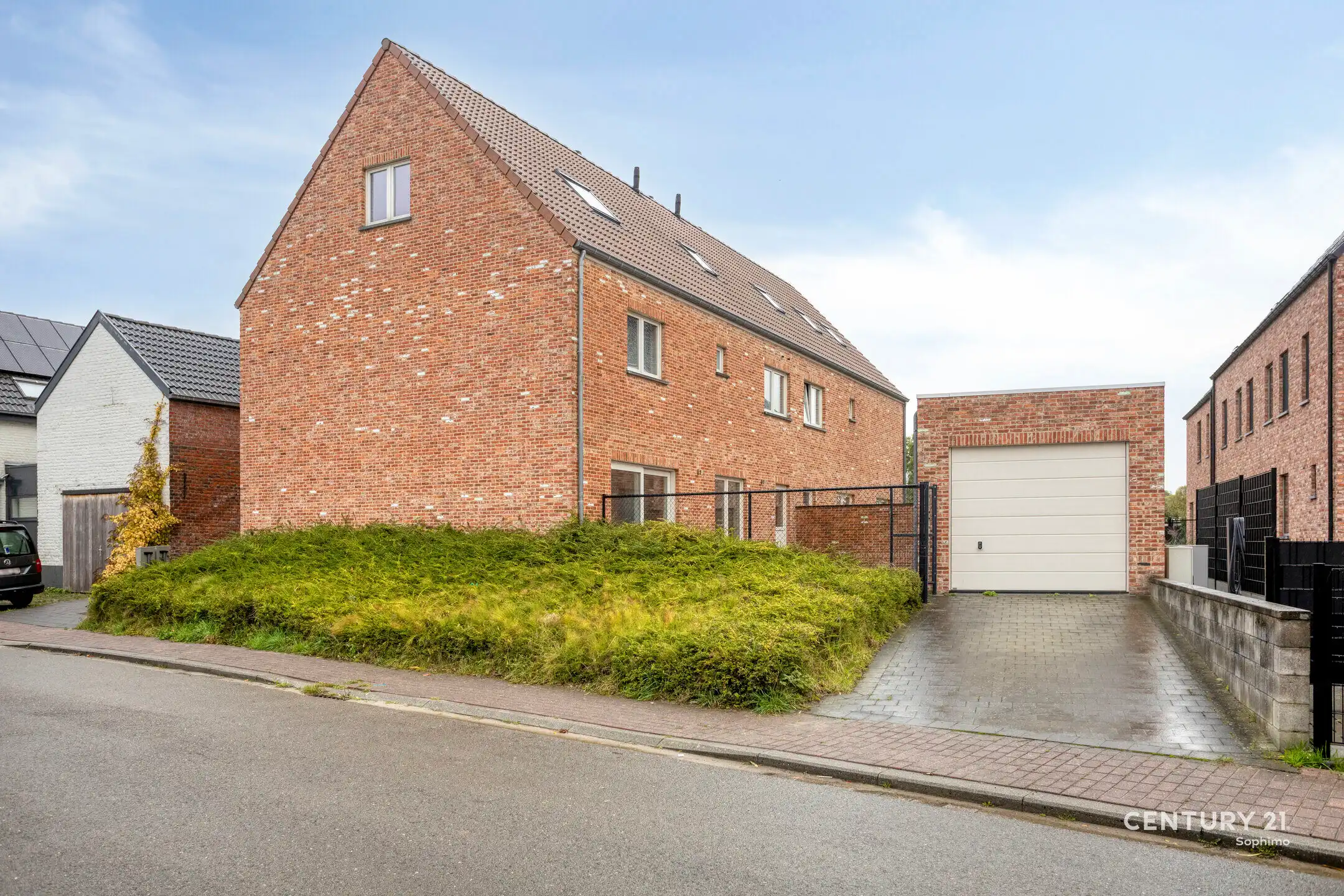 Gunstig gelegen ééngezinswoning met 4 slaapkamers foto 2