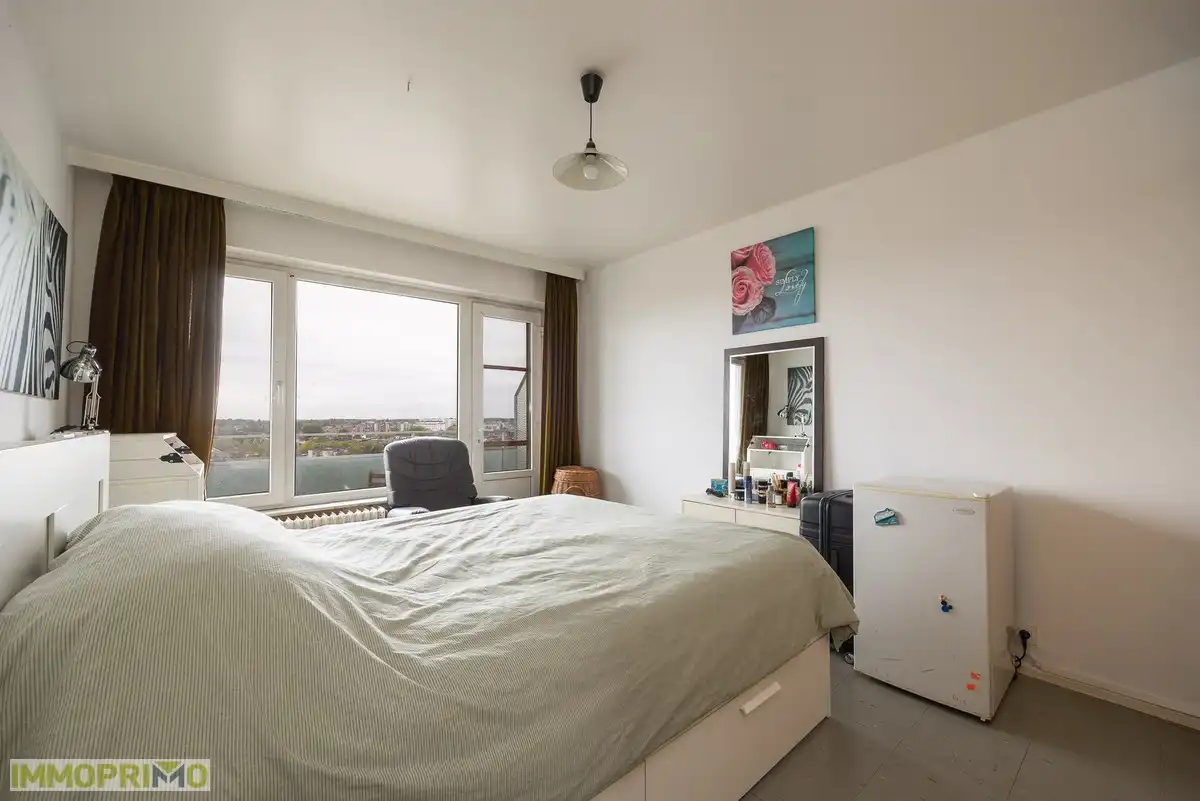 Mooi 2 slaapkamerappartement gelegen op de 9de verdieping met prachtig zicht foto 9