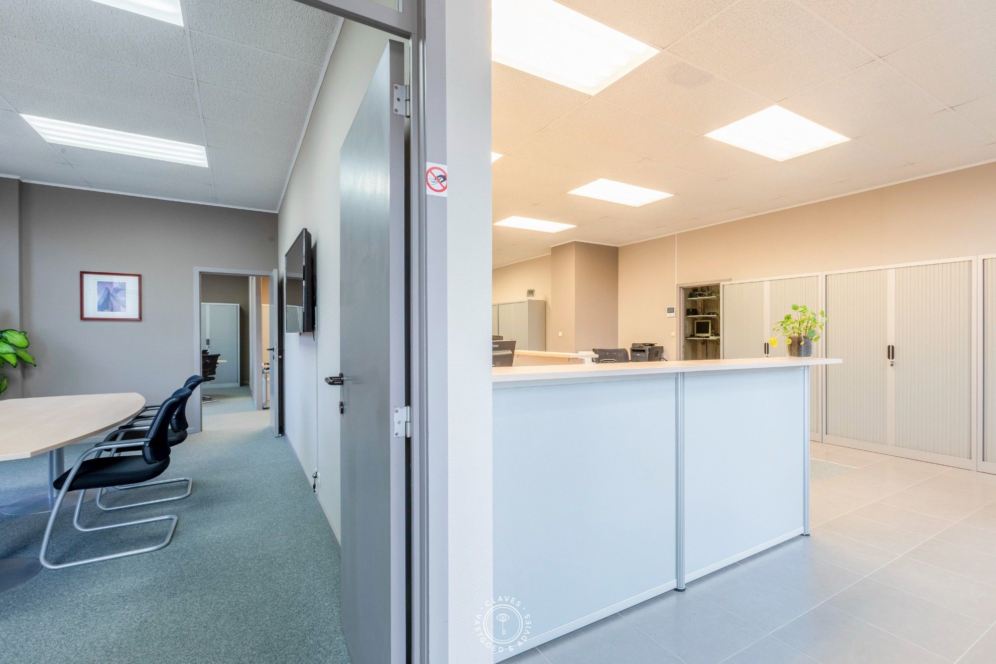 Welgelegen kantoorruimte met goede visibiliteit foto 10