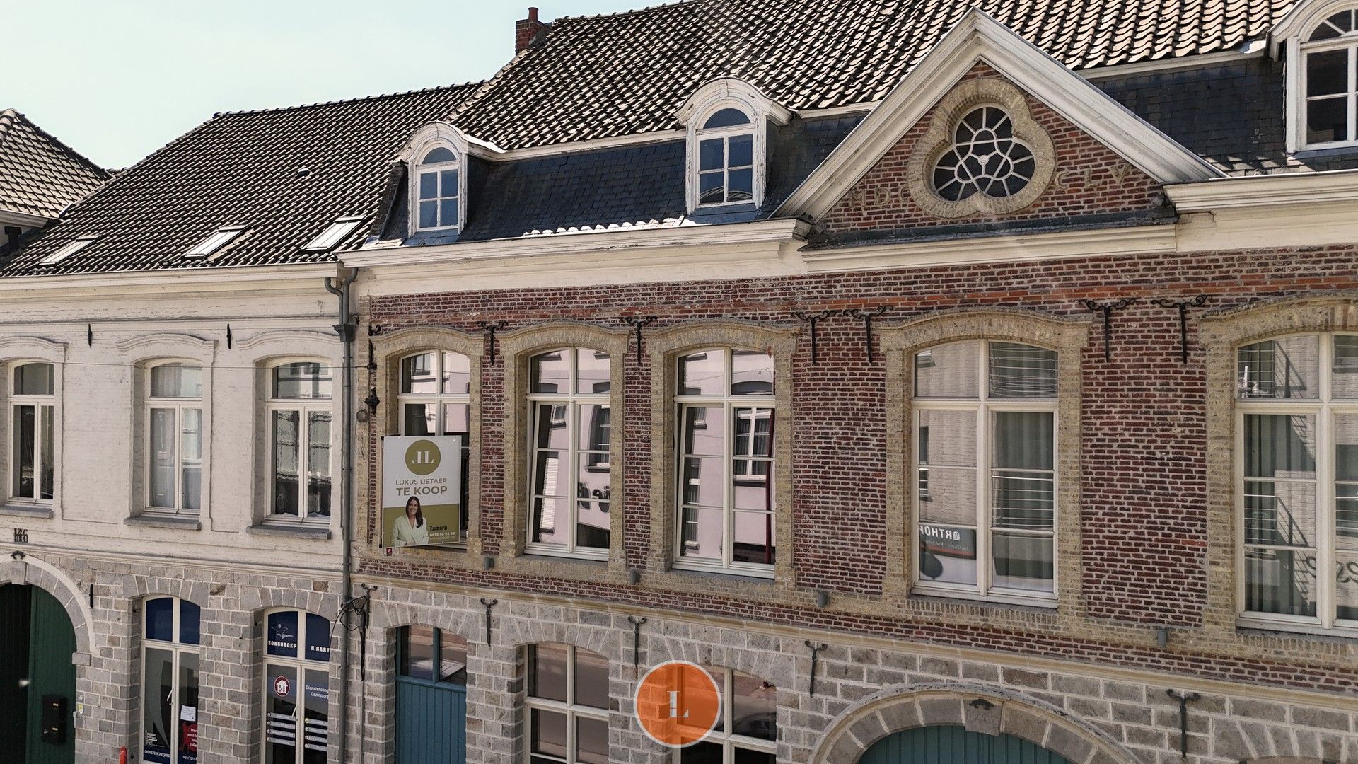 klassevol appartement in historisch gebouw foto 2
