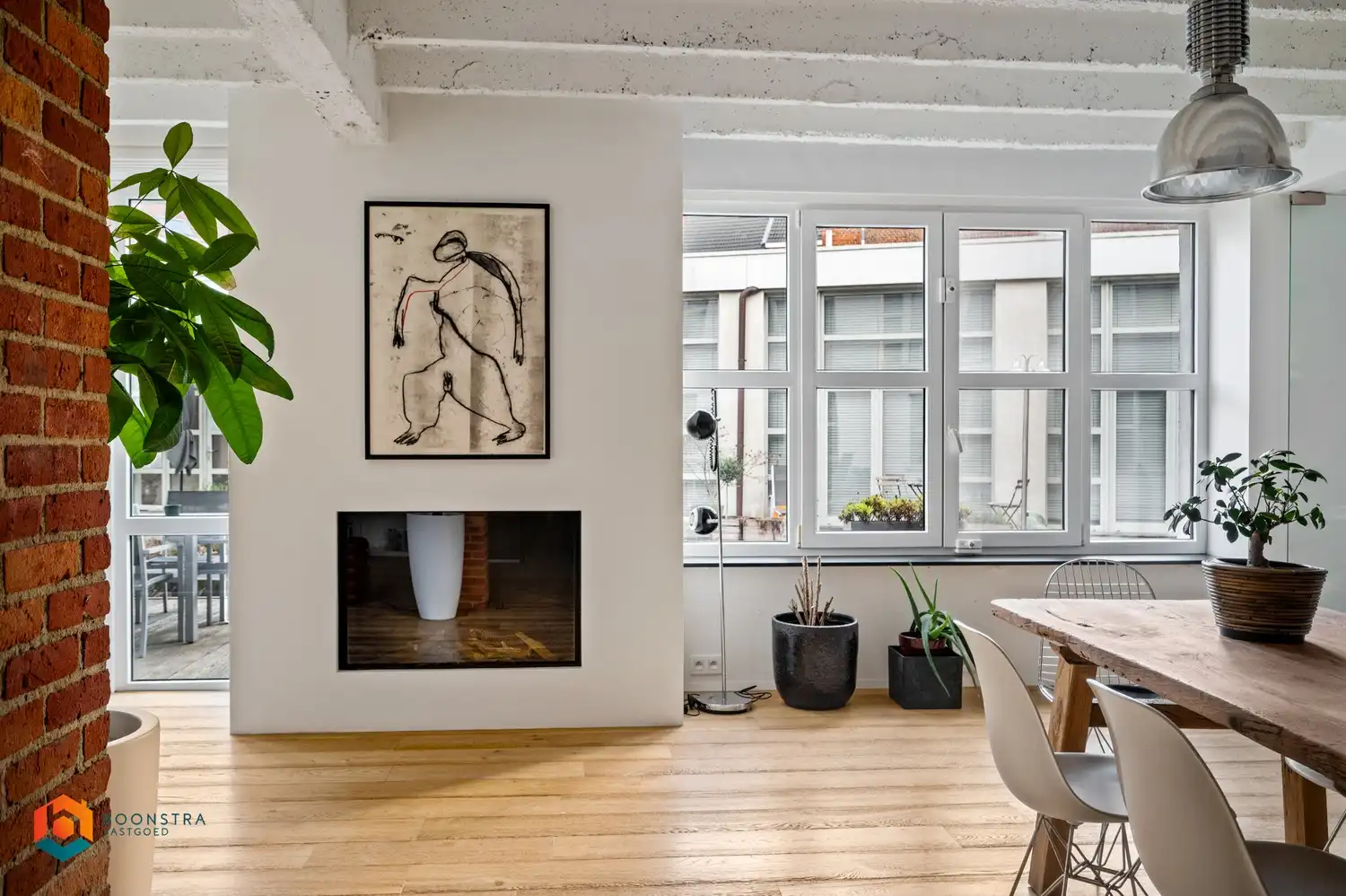 Exclusieve gelijkvloerse loft met 2 slpkrs, terras en staanplaats foto 4