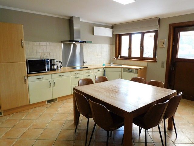 Stijlvolle en energiezuinige villa met zwemvijver op een zuidgericht perceel van 15a 30ca foto 6