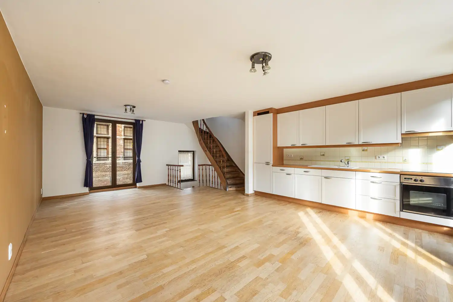 Veelzijdig opbrengsteigendom met aparte woongelegeheid en buitenruimte op A-locatie te Antwerpen met 2 aparte ingangen! foto 15