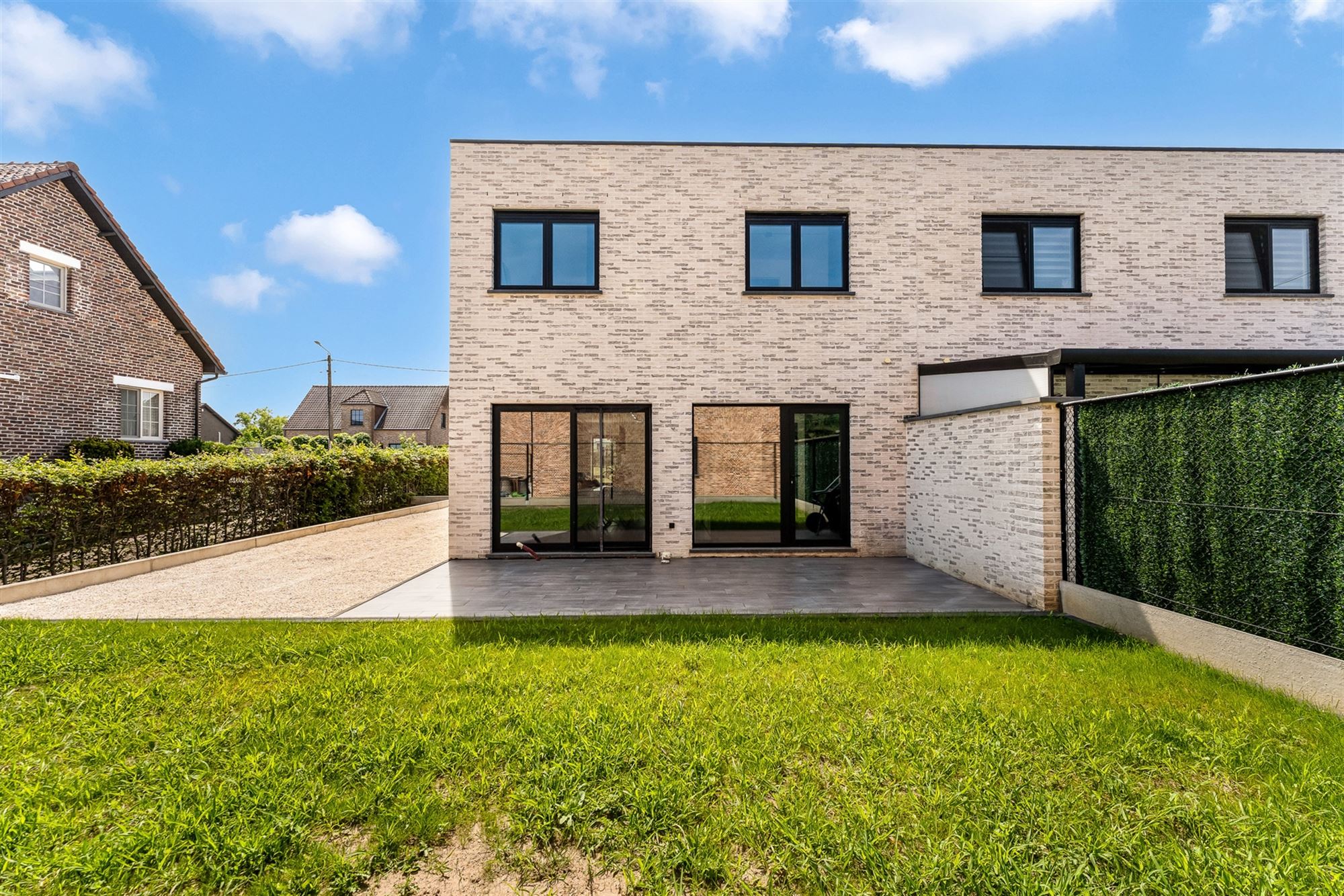 RECENTE WONING MET 3 SLAAPKAMERS EN KWALITATIEVE AFWERKING OP RUSTIGE LIGGING foto 25