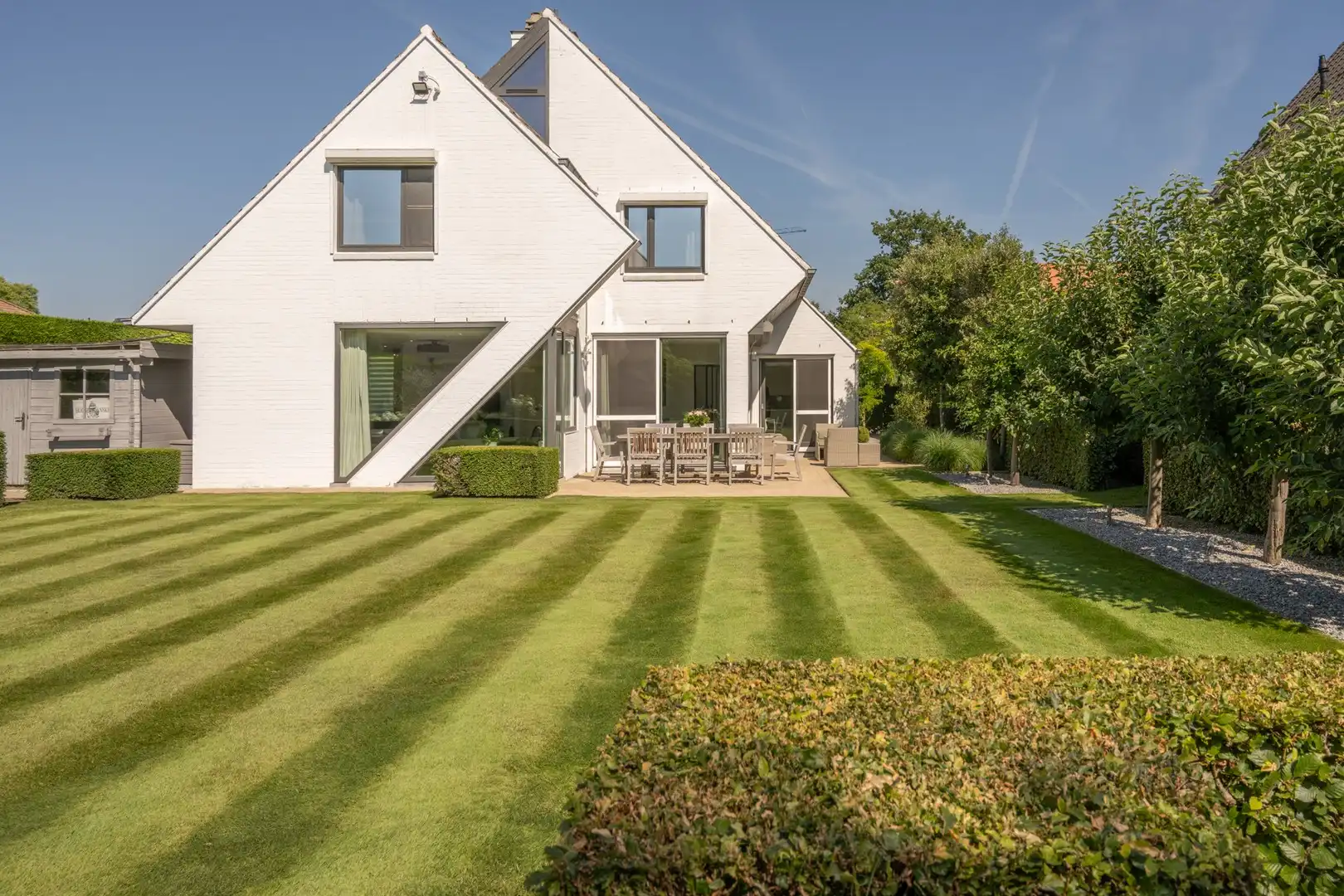 Vrijstaande villa, rustig gelegen in een aangename residentiële omgeving aan de rand van Knokke. foto 2