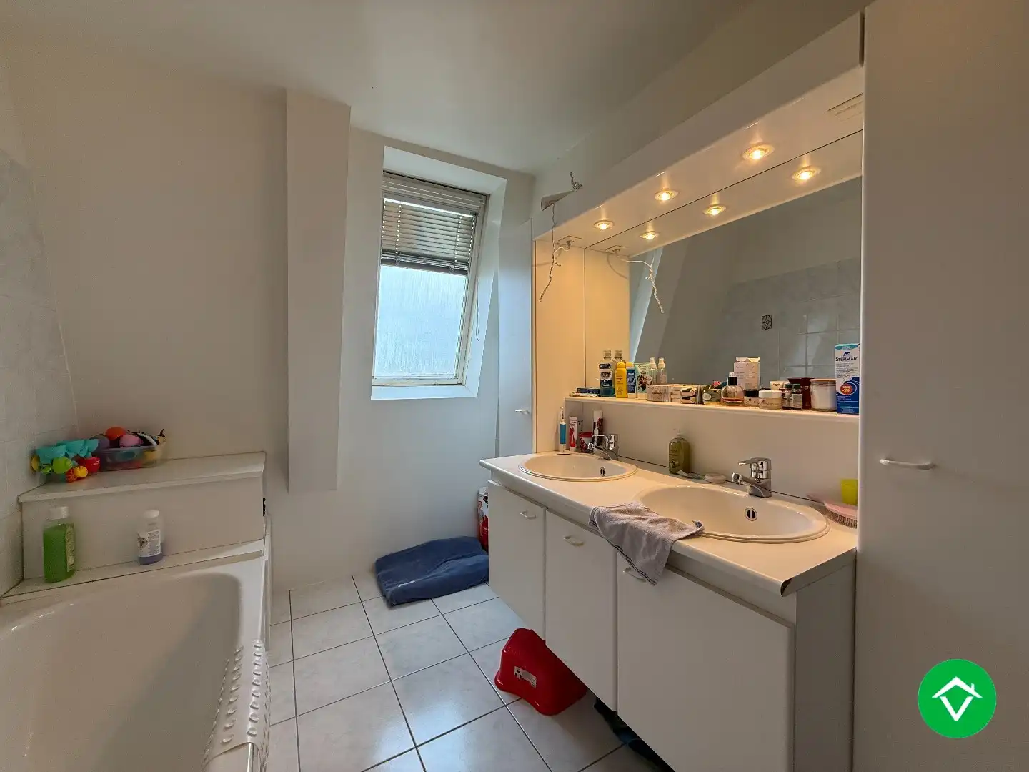 Instapklaar dakappartement met 4 slaapkamers met 2 terrassen en autostaanplaats te Roeselare foto 15