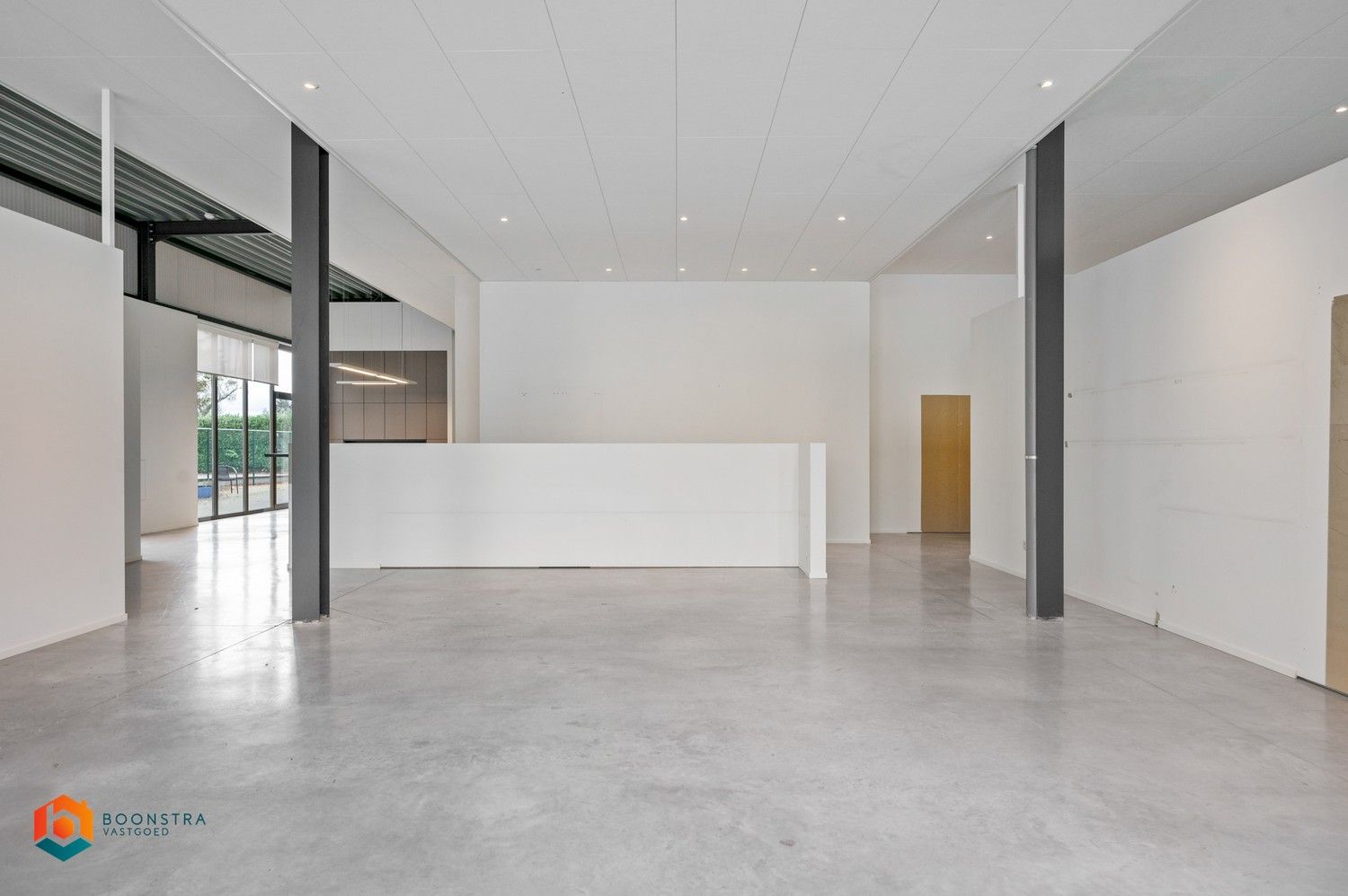 Winkel/showroom (210 m²) + magazijn (625 m²) op toplocatie in Sint-Katelijne-Waver foto 3