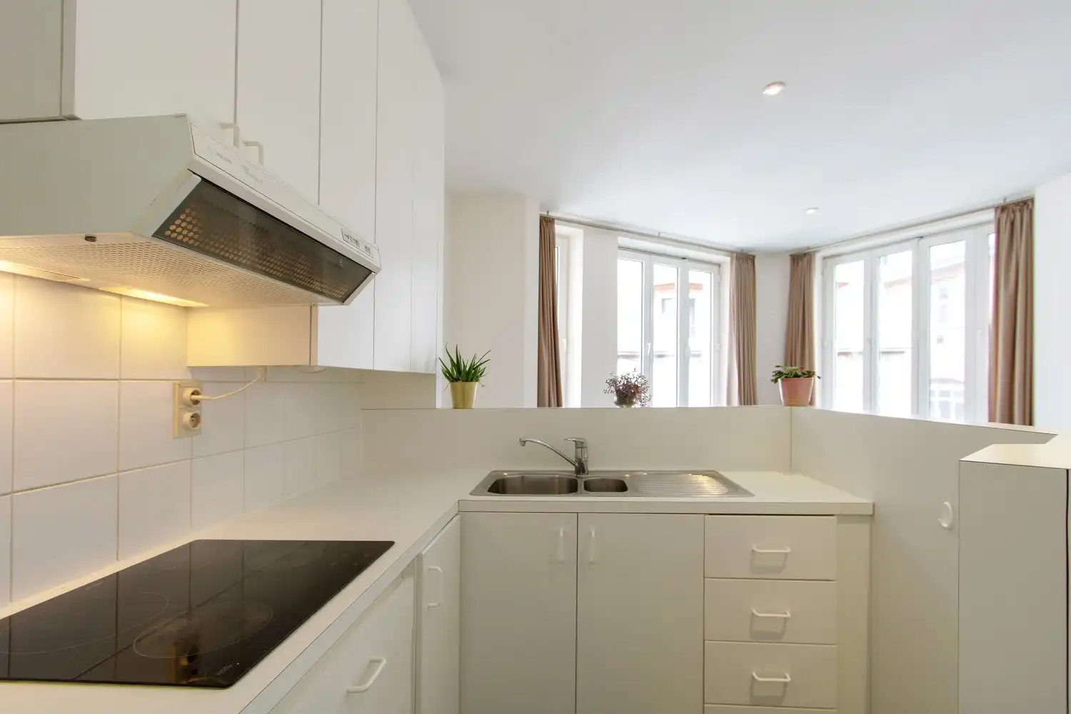 Rustig bemeubeld 1 slaapkamer appartement in het hart van Antwerpen. foto 11