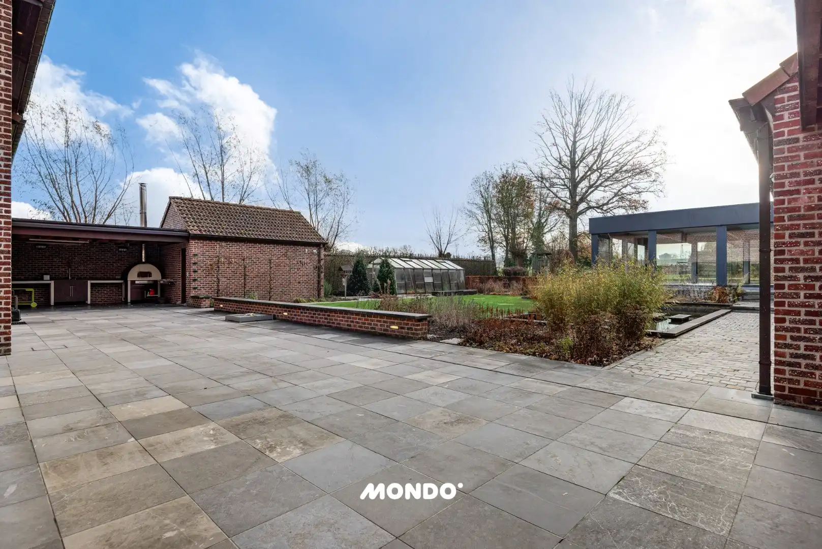 Unieke hoeve  (1.56ha) met paardenfaciliteiten & overdekt zwembad. foto 27