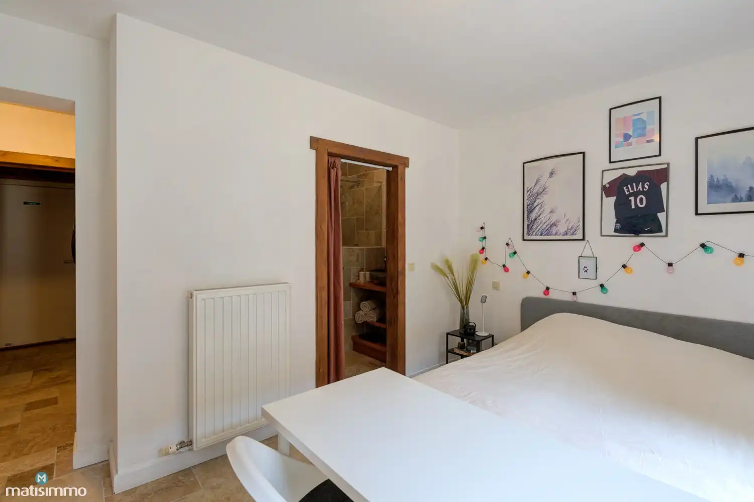 UNIEK 2-SLAAPKAMERAPPARTEMENT MET 2 ENSUITE BADKAMERS, KELDERBERGING EN RUIME BINNENKOER IN DE STADSKERN VAN TONGEREN foto 22